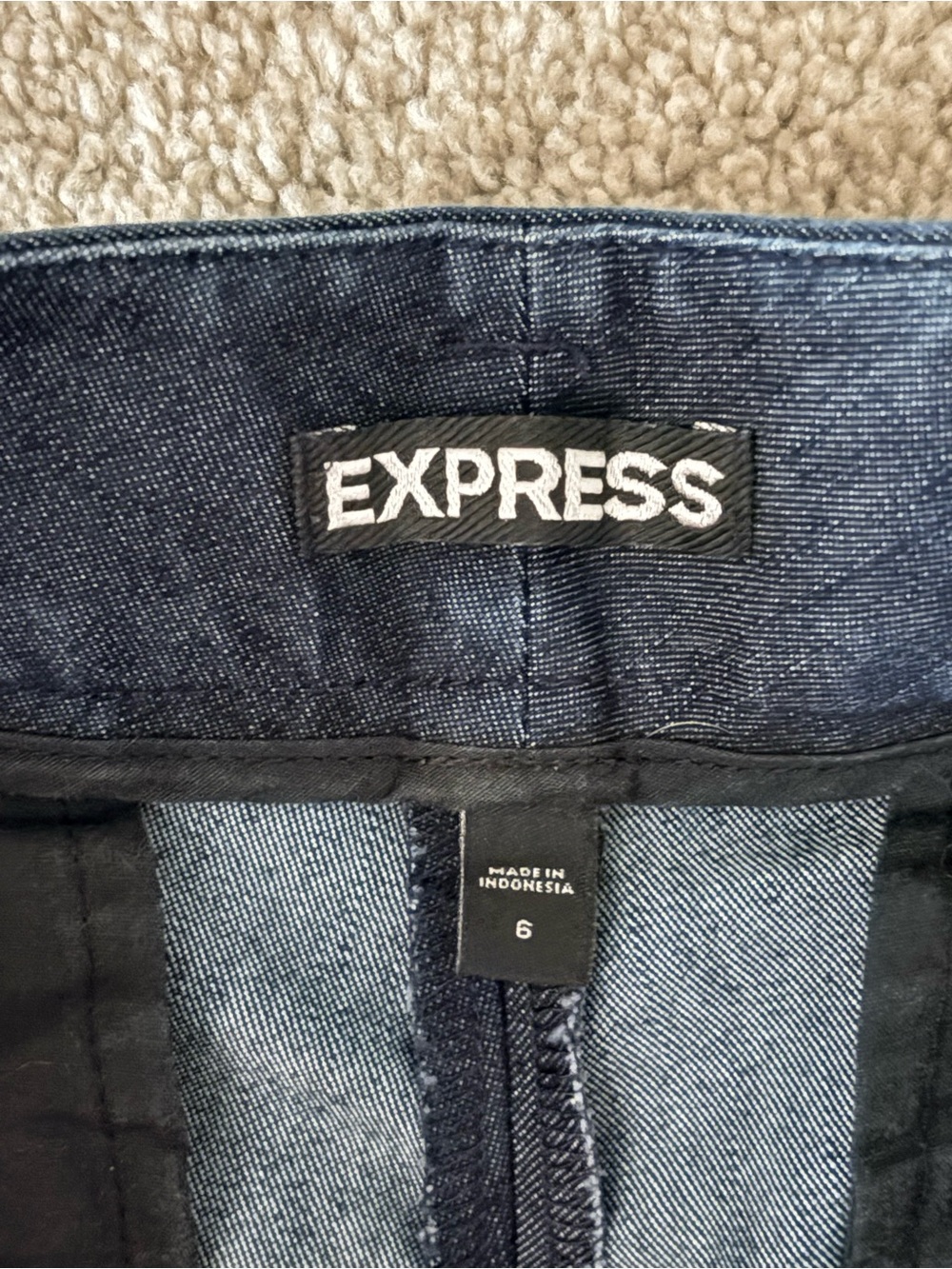 Express Women's Navy Cuffed Linen-Blend Shorts - Picture 3 of 3